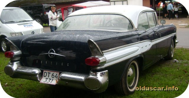 1957 Pontiac Chieftain Catalina Hardtop Sedan back